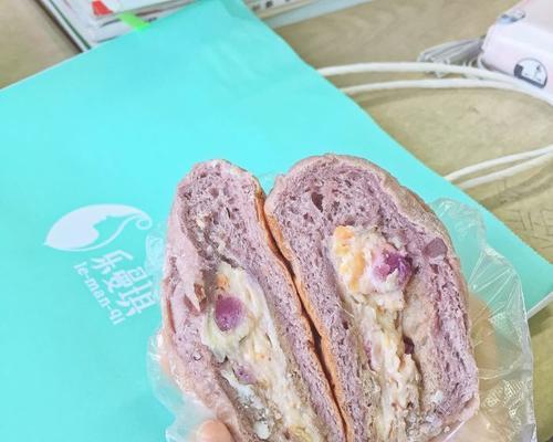 以悠菜护肤品补水功效如何？（解析以悠菜护肤品补水成分与使用效果）